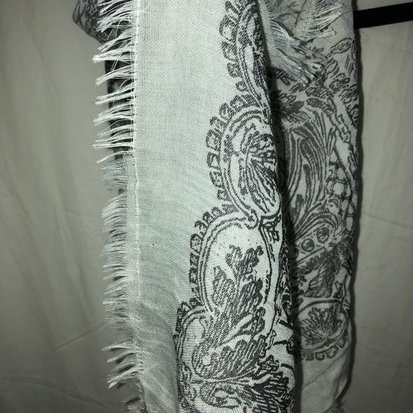 Scarf/wrap - Picture 6 of 6